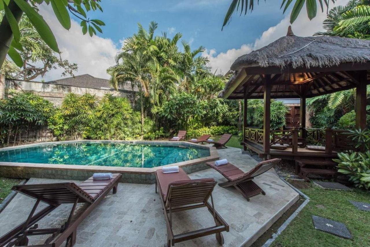 New Daria Villas Seminyak Kültér fotó