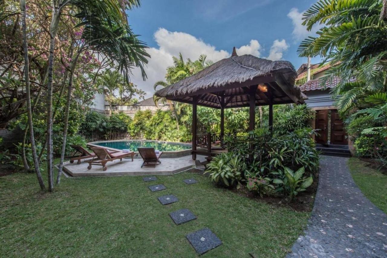 New Daria Villas Seminyak Kültér fotó