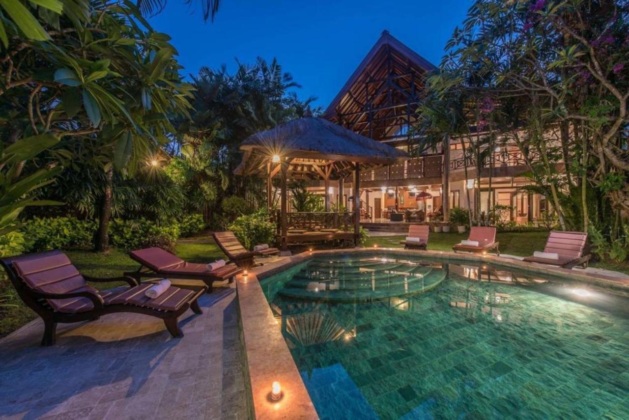 New Daria Villas Seminyak Kültér fotó